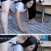 女服务员偷闻小主丝袜被虐