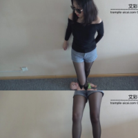 性感高跟黑丝残忍践踏“你”玩具娃娃!(上)